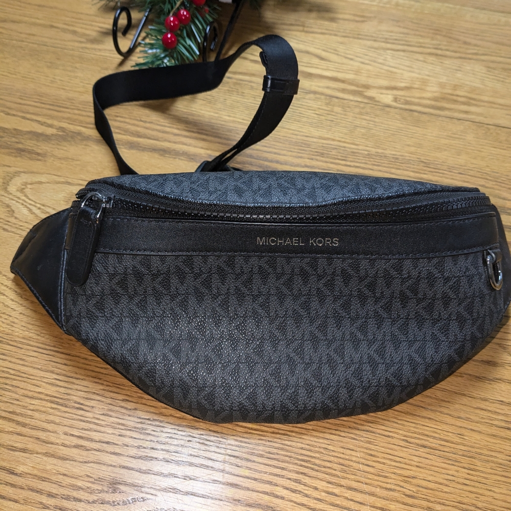 Michael Kors Gray Men's Bag Set - Picture 2 of 16